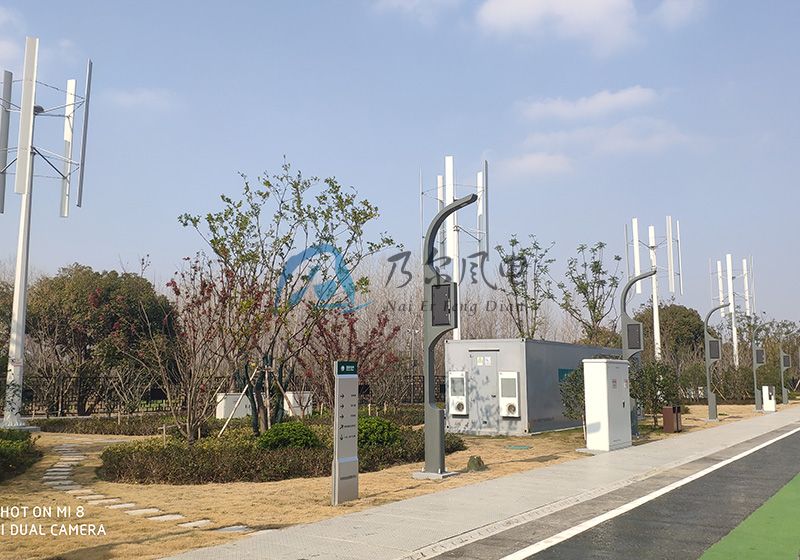 選擇風力發電機時，如何考慮地理位置與風速？